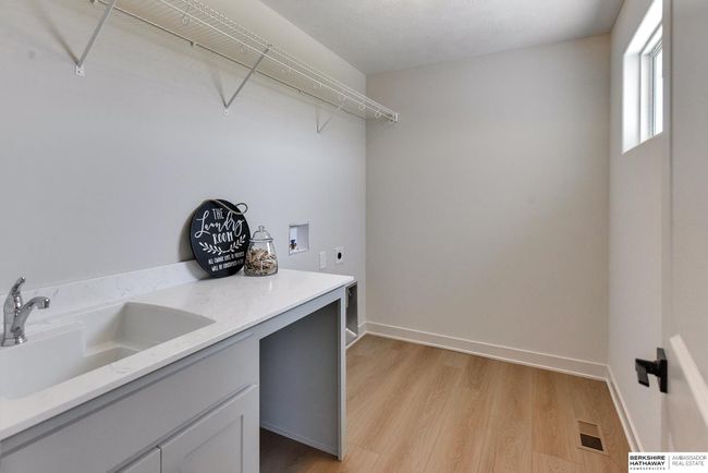 5513 N 191 St St, House other with 4 bedrooms, 3 bathrooms and 3 parking in Elkhorn NE | Image 38