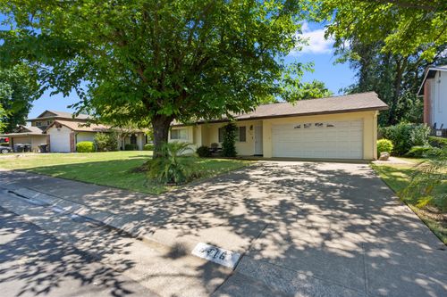 9116 Feather River Way, Sacramento, CA, 95826-2424 | Card Image