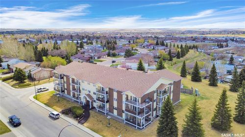 104-453 Walsh Trail, Swift Current, SK, S9H4Z8 | Card Image