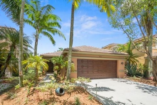 590 Conservation Dr, Weston, FL, 33327-2469 | Card Image