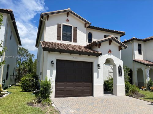 8951 Madrid Cir, Naples, FL, 34104-6227 | Card Image