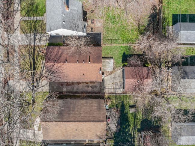 18949 Kenosha St, House other with 3 bedrooms, 2 bathrooms and null parking in Harper Woods MI | Image 4