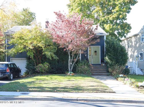 82 Church St, Fair Haven, NJ, 07704-3322 | Card Image