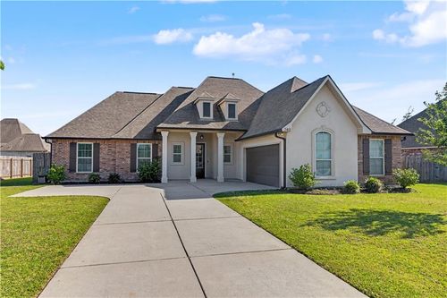 740 English Oak Dr, Madisonville, LA, 70447-3181 | Card Image