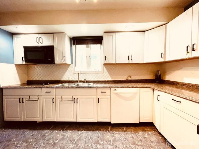 38 Evergreen Ave, House other with 3 bedrooms, 2 bathrooms and null parking in Fords NJ | Image 7