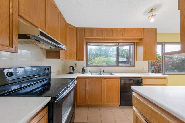 2984 Mira Place, Townhouse with 3 bedrooms, 1 bathrooms and 1 parking in Burnaby BC | Image 10