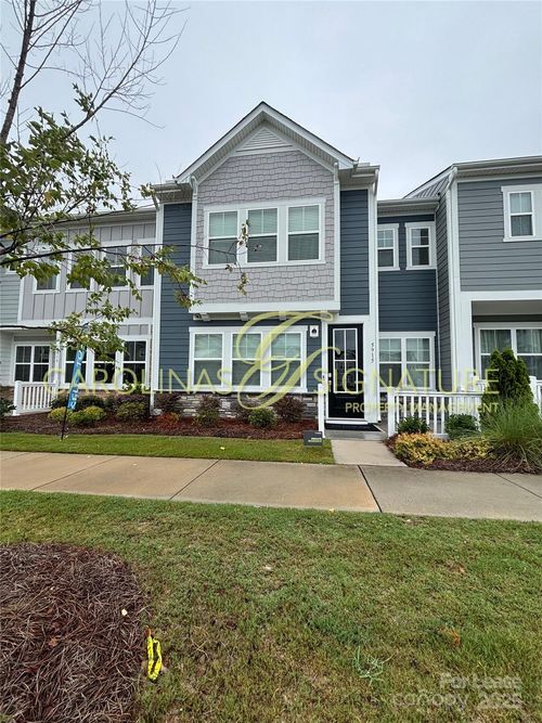 5915 Wetlands Aly, Charlotte, NC, 28215-8336 | Card Image