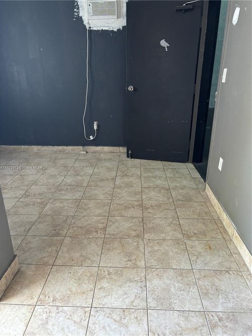 unit-4-10780 Nw 138th St, Hialeah Gardens, FL, 33018-1171 | Card Image