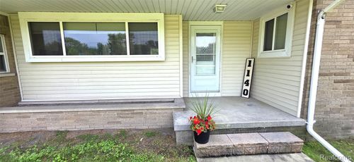 1140 E Hill Rd, Grand Blanc, MI, 48439-4805 | Card Image