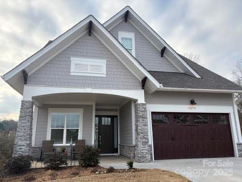 3073 Alveston Dr Nw, Concord, NC, 28027-5598 | Card Image