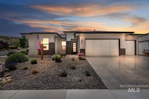 18071 N Burnt Car Way, Boise, ID, 83714-9634 | Card Image