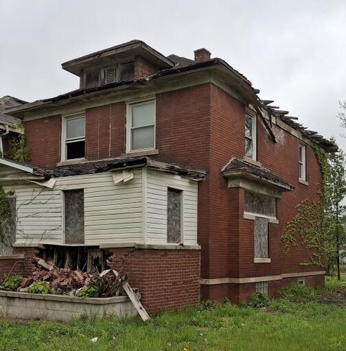 747 Van Buren St, Gary, IN, 46402-2230 | Card Image