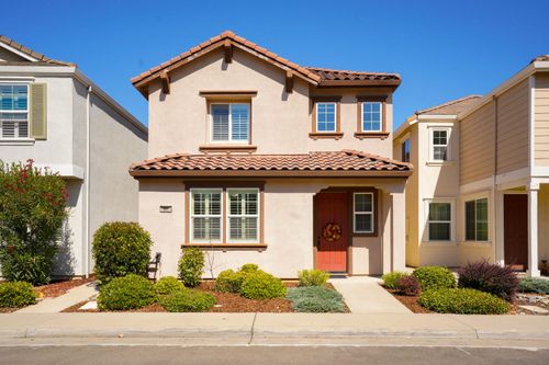 10851 Arrington Dr, Rancho Cordova, CA, 95670-8011 | Card Image