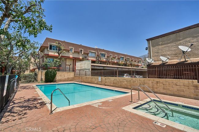 UNIT-33 - 14287 Foothill Blvd, Townhouse with 3 bedrooms, 3 bathrooms and 2 parking in Sylmar CA | Image 27