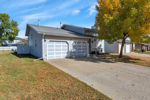 226 Glendale Blvd, Red Deer, AB, T4P3L5 | Card Image
