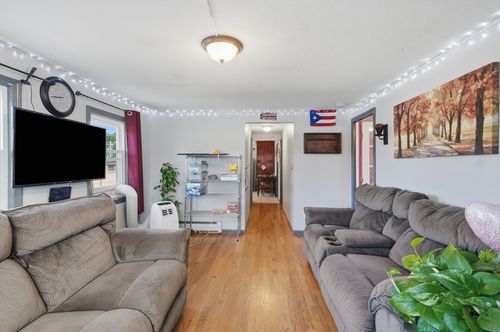 2-218 Calvary St, Waltham, MA, 02453-8366 | Card Image