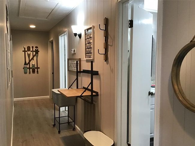 Entry to primary/Secondary bath | Image 26