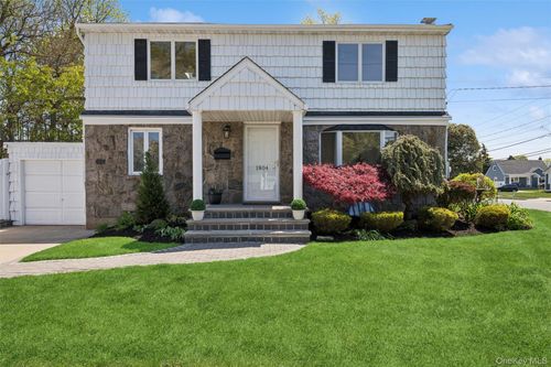 1804 Maurice Ave, East Meadow, NY, 11554-1637 | Card Image