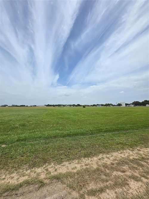 1244 Thunderbird Dr, Palacios, TX, 77465 | Card Image