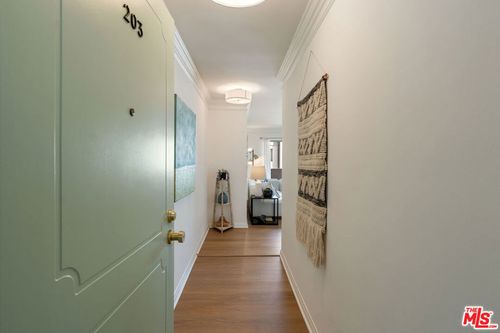 203-1021 12th St, Santa Monica, CA, 90403-4256 | Card Image