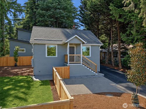 13349 25th Ave Ne, Seattle, WA, 98125-4242 | Card Image