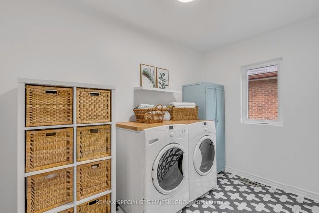 23 Carnation Ave, House other with 5 bedrooms, 3 bathrooms and 4 parking in Etobicoke ON | Image 32