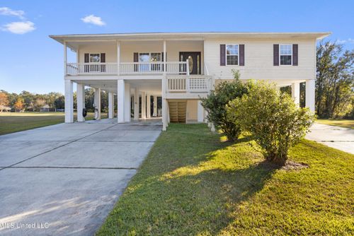 10053 Kingston Rd, Bay Saint Louis, MS, 39520-8928 | Card Image