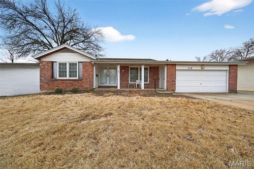 520 Queen Ann Dr, Hazelwood, MO, 63042-3588 | Card Image