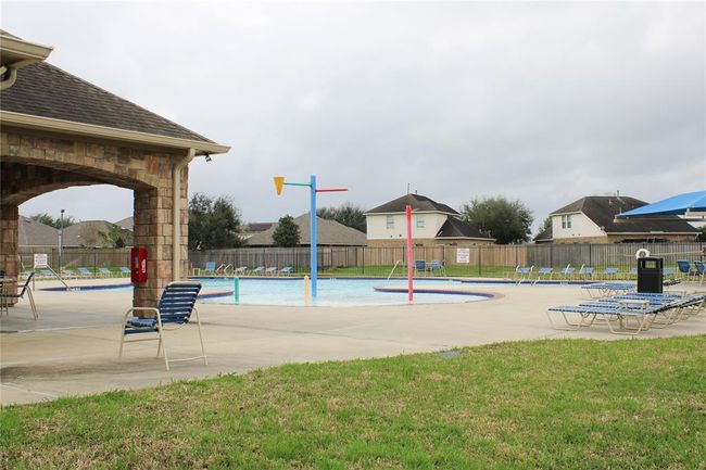 6867 Juniper Arbor Ln, House other with 4 bedrooms, 4 bathrooms and 2 parking in Dickinson TX | Image 42