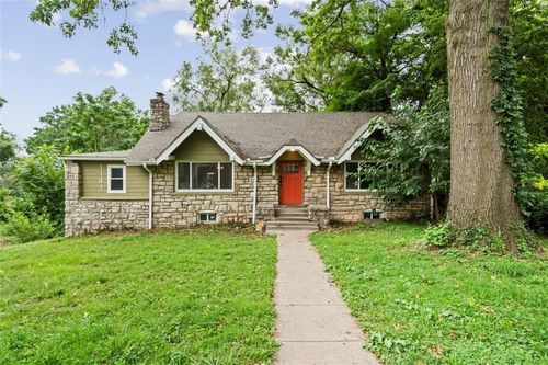 1141 E 75th Ter, Kansas City, MO, 64131-1902 | Card Image