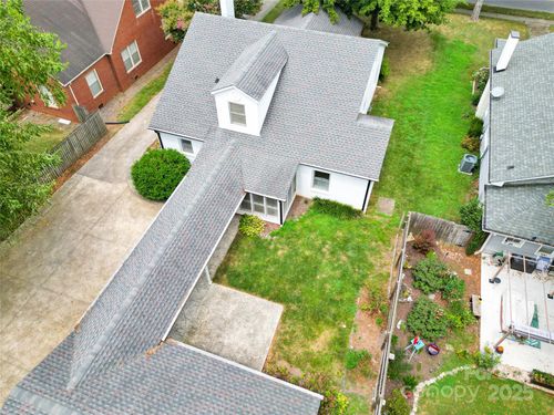 824 Davie Ave, Statesville, NC, 28677-5311 | Card Image