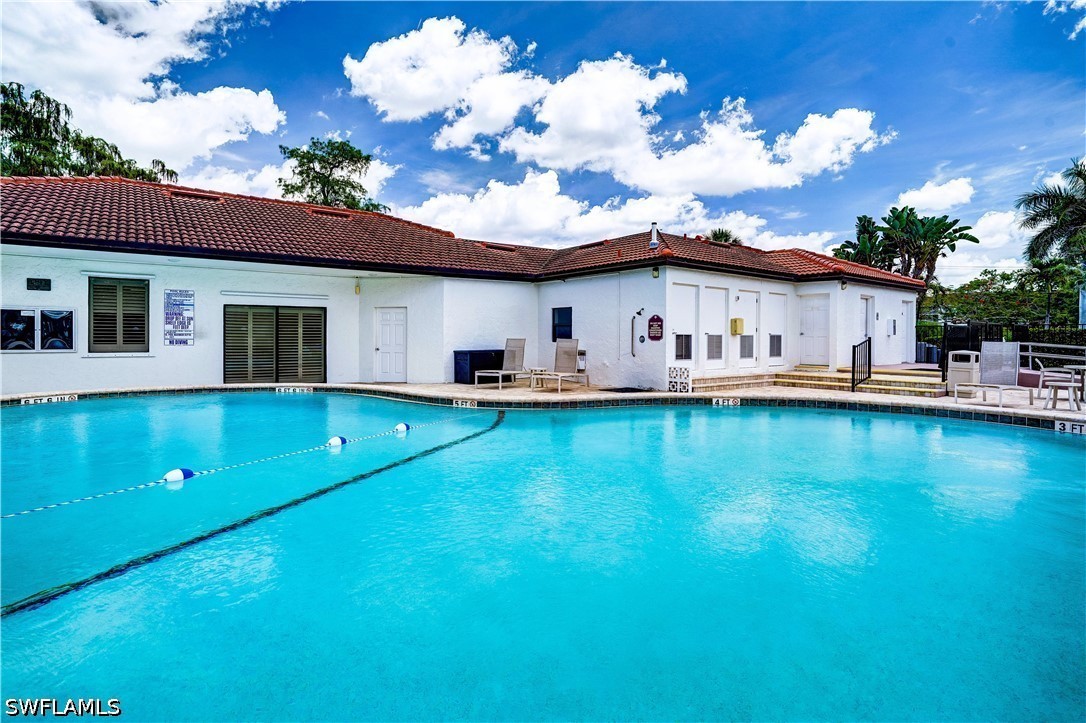 Residential in Naples 4