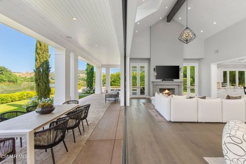 2385 Calbourne Ct, Westlake Village, CA, 91361 | Card Image