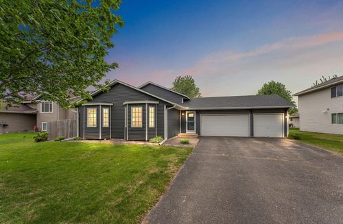 804 Heritage Trl, Belle Plaine, MN, 56011-2283 | Card Image