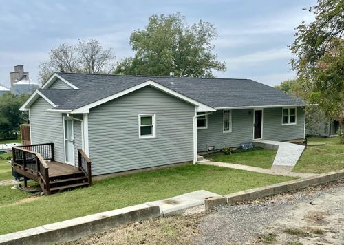 201 E Sulphur St, NEW FRANKLIN, MO, 65274-9669 | Card Image