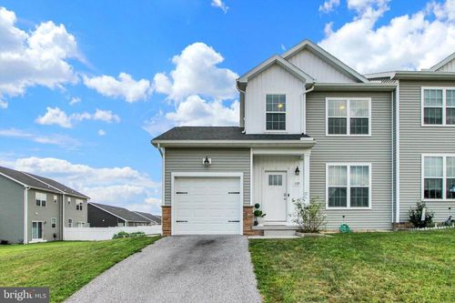 139 Skyview Cir, HANOVER, PA, 17331-7549 | Card Image