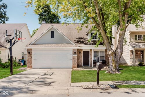 11176 Harrington Ln, Fishers, IN, 46038-3207 | Card Image