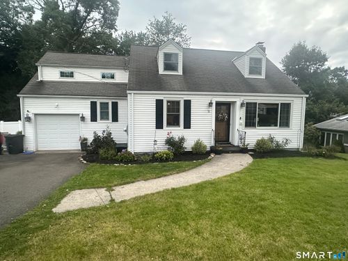 32 Hilltop Ter, North Haven, CT, 06473-2007 | Card Image