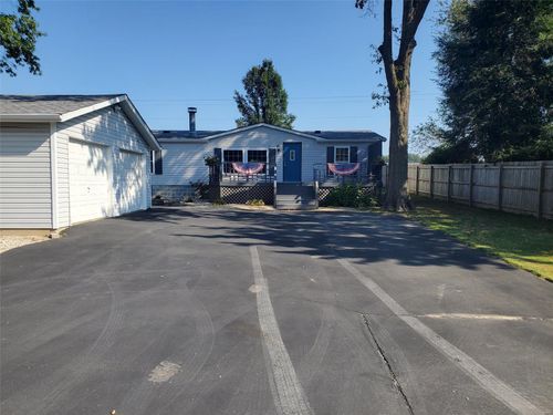 19983 Oak Dr, Carlyle, IL, 62231-5471 | Card Image