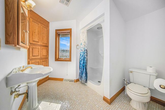 On-suite Bathroom (3rd floor) | Image 15