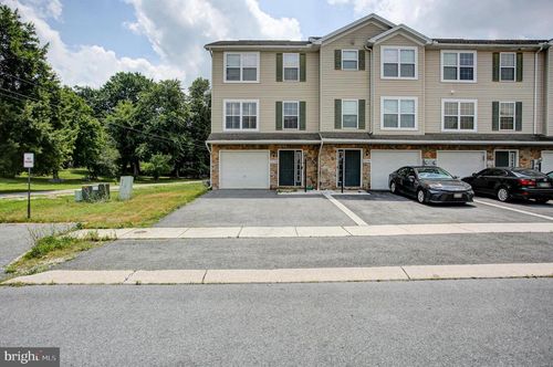 3598 Pinecrest Ct, FAYETTEVILLE, PA, 17222-9378 | Card Image