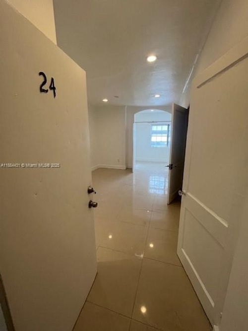 24-2614 Sw 8th St, Miami, FL, 33135-3008 | Card Image