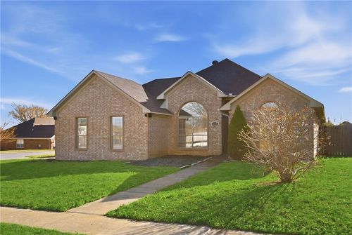 601 Glasgow Ln, Bentonville, AR, 72712-3526 | Card Image