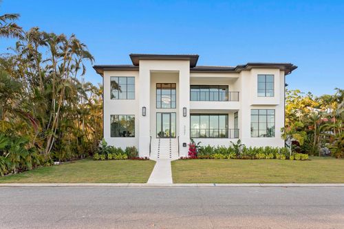 337 Coffee Pot Dr Ne, St Petersburg, FL, 33704-1503 | Card Image