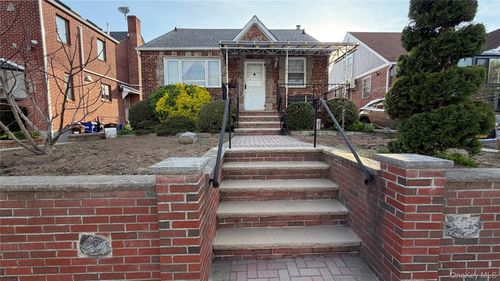 50-27 192nd Street, New York, NY, 11365 | Card Image