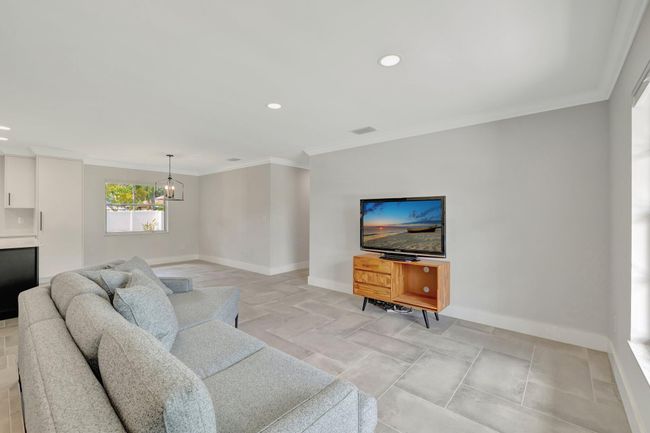 208 Sw Langfield Ave, House other with 3 bedrooms, 2 bathrooms and null parking in Port St. Lucie FL | Image 18