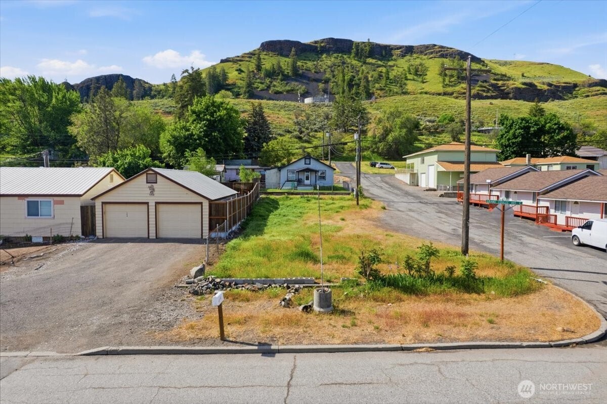 Land in Grand Coulee