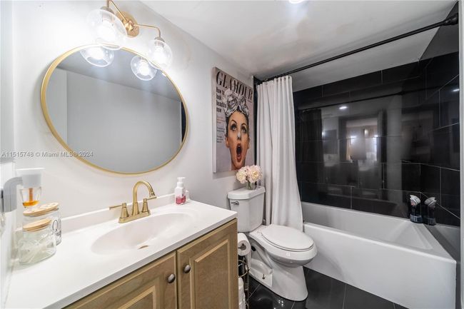 APT-914 - 4174 Inverrary Dr, Condo with 2 bedrooms, 2 bathrooms and null parking in Lauderhill FL | Image 24