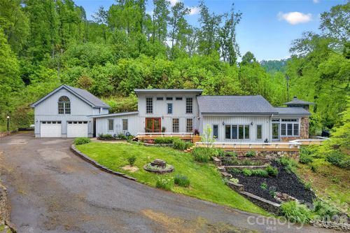 3068 S 226 Hwy, Bakersville, NC, 28705-0558 | Card Image