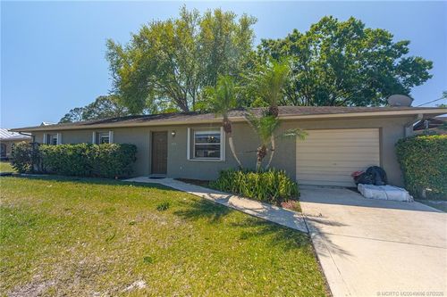 374 Nw Ferris Dr, Port Saint Lucie, FL, 34983-8626 | Card Image